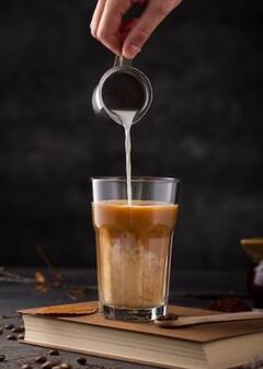 Drink Reheat Tea: ਕੀ ਤੁਸੀਂ ਵੀ ਠੰਡੀ ਚਾਹ ਨੂੰ ਦੁਬਾਰਾ ਗਰਮ ਕਰਕੇ ਪੀਂਦੇ ਹੋ? ਤਾਂ ਹੋ ਸਾਵਧਾਨ!