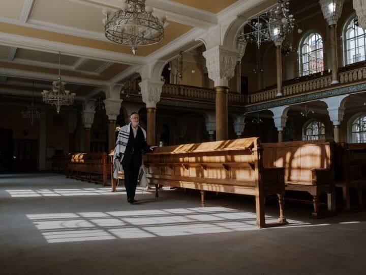 खबास हाउस का यहूदी लोगों के साथ खास कनेक्शन होता है. भारत में भी इसे बनाया गया है. आज हम आपको बताएंगे कि ये लोग उस हाउस में जाकर क्या करते हैं.