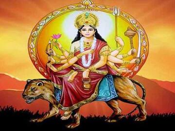 Navratri Vastu Tips: નવરાત્રિ દરમિયાન વાસ્તુ સાથે જોડાયેલી આ મહત્વની વસ્તુઓ લાવો ઘરે, ઘરમાં થશે ખુશીઓનો વાસ