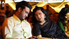 Sourav-Dona Ganguly: পাড়ার পুজোর উদ্বোধনে সস্ত্রীক সৌরভ, উপহার দিলেন চারাগাছ