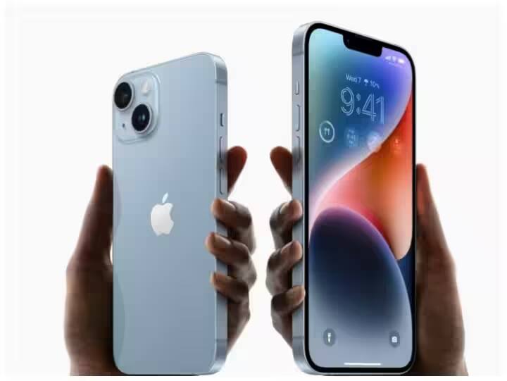 APPLE iPhone 14 : एप्पल के इस फोन की ओरिजनल प्राइस 69,990 रुपये है, जिसे आप फिलहाल 61,999 रुपये में खरीद सकते हैं. APPLE iPhone 14 में आपको 128GB की स्टोरेज मिलेगी. साथ ही आपको इस फोन पर 39,150 रुपये का एक्सचेंज ऑफर भी मिलेगा.