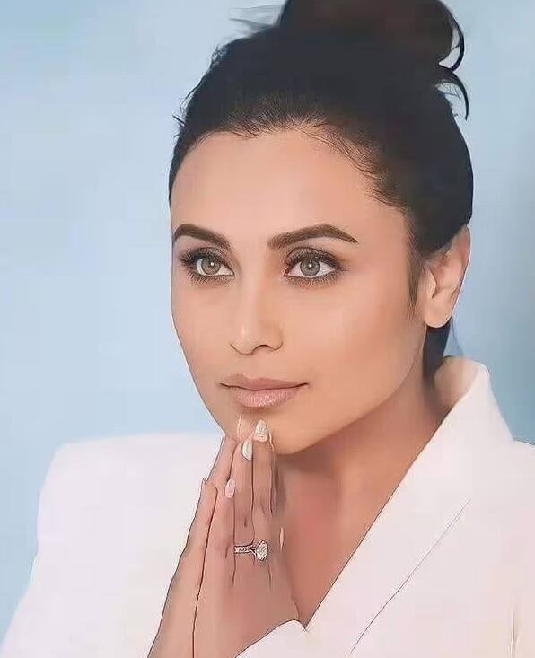 અભિનેત્રીએ કહ્યું હતું કે જ્યારે મારા પિતા ભાનમાં આવ્યા ત્યારે તેમણે પહેલા ફિલ્મ વિશે પૂછ્યું અને પછી ફિલ્મ જોઈ. ફિલ્મમાં મારું કામ જોઈને તેમની આંખોમાં આંસુ આવી ગયા હતા. નોંધનીય છે કે રાનીની આ ફિલ્મ વર્ષ 1996માં રિલીઝ થઈ હતી. જેમાં તેના કામના પણ ખૂબ વખાણ થયા હતા.