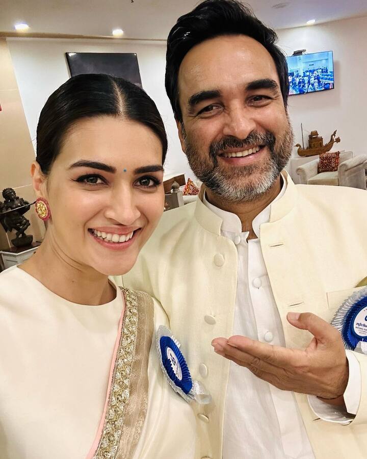 కృతి సనన్, పంకజ్ త్రిపాఠి Photo Credit: Kriti/Instagram