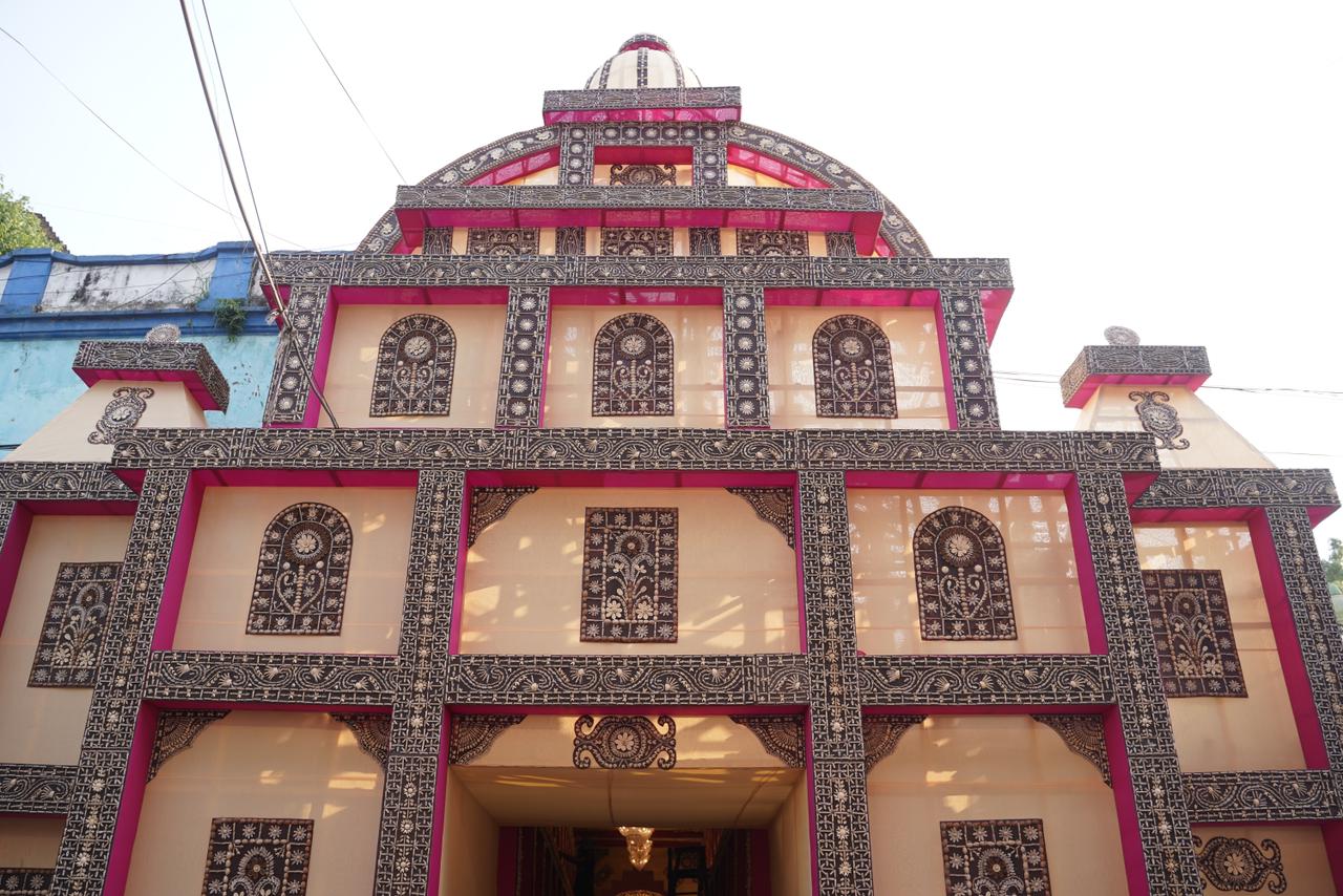 A Peek Into The Durga Puja Pandal In Kolkata Made With A Variety Of Mountain Fruits