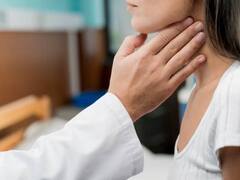 Health Tips: सुबह उठते ही गले में रहता है खराश और दर्द तो हल्के में न लें क्योंकि... हो सकती है ये बीमारी