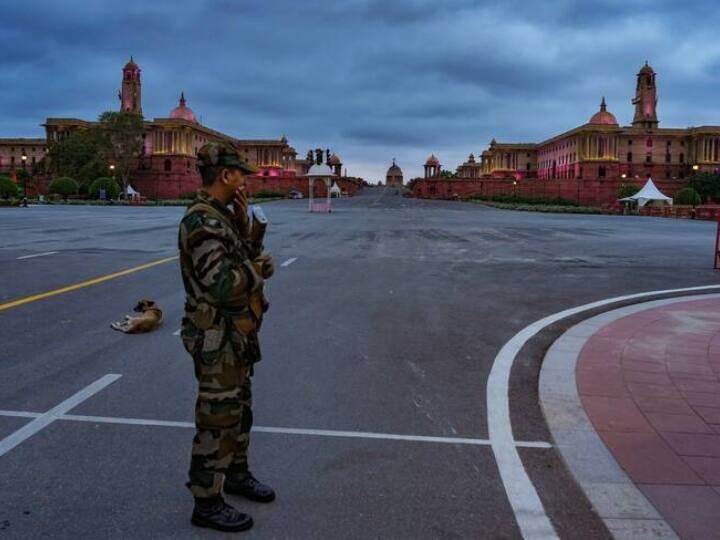 Delhi weather today update IMD record lowest temperature this month on 17th ctober 2023 Delhi Temperature: दिल्ली में 17 अक्टूबर को इस माह का सबसे कम रहा तापमान, जानें अगले 6 दिनों तक कैसा रहेगा मौसम  