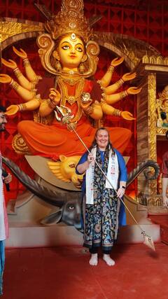 US Consul General Melinda Pavek Joins The Festive Celebrations At A Pandal In North Kolkata Depicting The Somnath Temple
