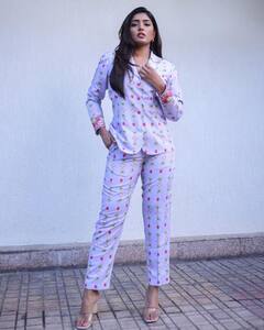 Eesha Rebba: దుమ్ము రేపుతున్న తెలుగింటి పిల్ల ఈషా రెబ్బా