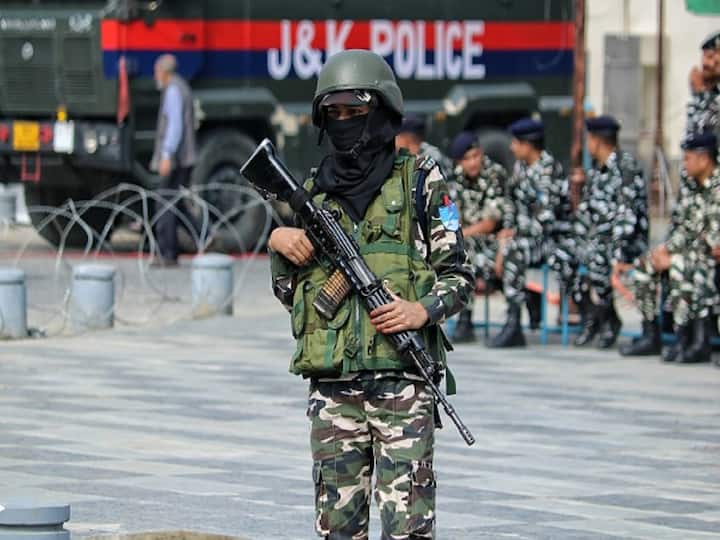 Minor Reshuffle in Jammu and Kashmir Police Department Announced Minor Reshuffle In Jammu And Kashmir Police Department Announced. Details Inside