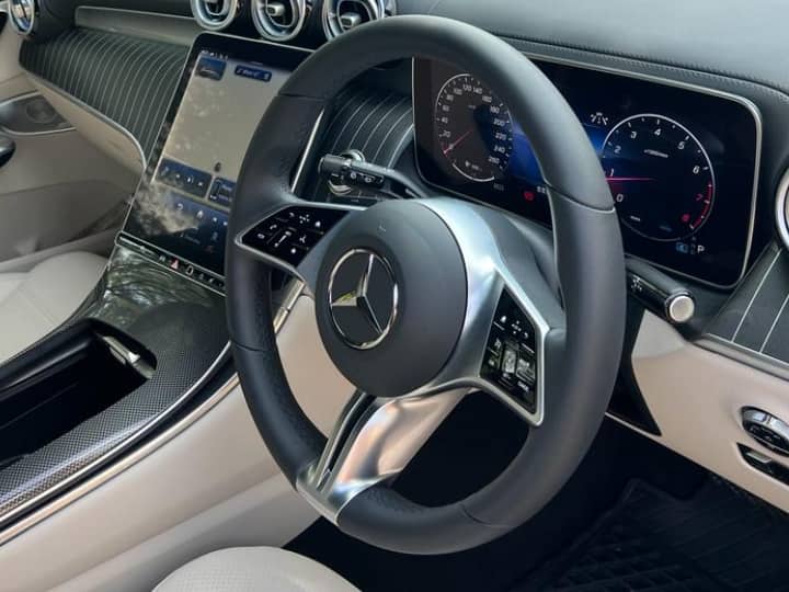 Mercedes-Benz will launch its GLE Facelift and AMG C 43 cars on 2 November 2023 check details here   Upcoming Mercedes-Benz Cars: अगले महीने लॉन्च होंगी मर्सडीज की ये दो लग्जरी गाड़ियां, कंपनी ने किया एलान!