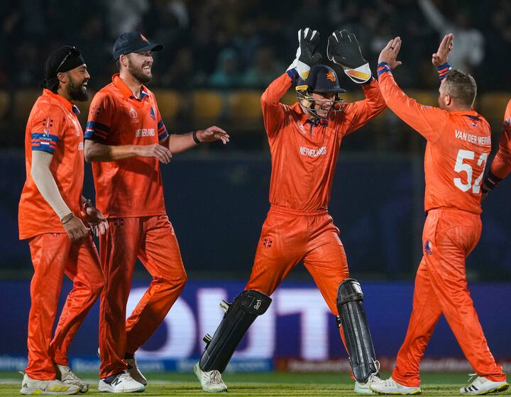 ১৬ বছর পর ফের জয়। বিশ্বকাপের মঞ্চে এবার জায়ান্ট কিলার নেদারল্যান্ডস। দুরন্ত ছন্দে থাকা দক্ষিণ আফ্রিকাকে পর্যদুস্ত করেছে তাঁরা।