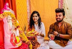 Puja Niyam: ઘરના મંદિરમાં ઉભા રહીને ન કરો પૂજા, જાણો શું છે કારણ