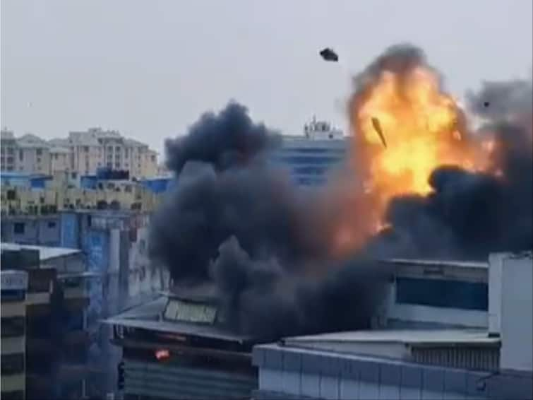 Fire Breaks Out At Commercial Building In Bengaluru's Koramangala — VIDEO Fire Breaks Out At Commercial Building In Bengaluru's Koramangala, 2 Injured  — VIDEO