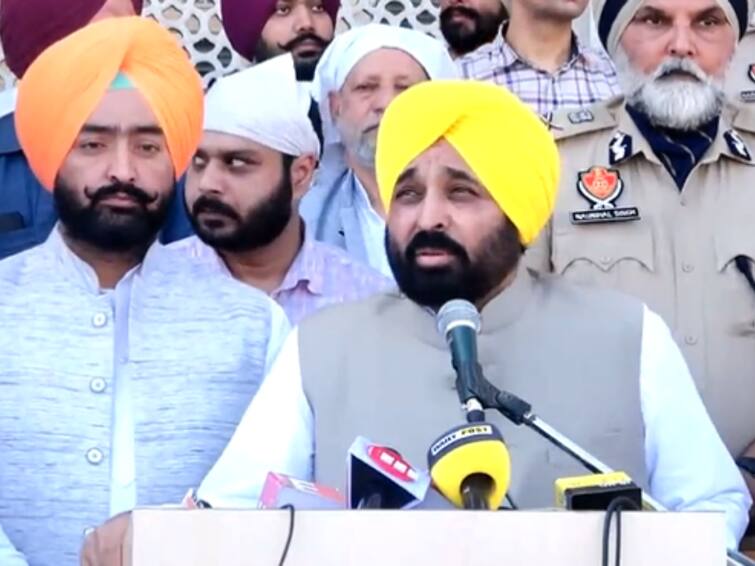 Punjab CM Bhagwant Mann Golden Temple Visit Amritsar Participate In Oath Against Drugs Event Punjab CM Bhagwant Mann Visits Golden Temple In Amritsar To Participate In 'Oath Against Drugs' Event