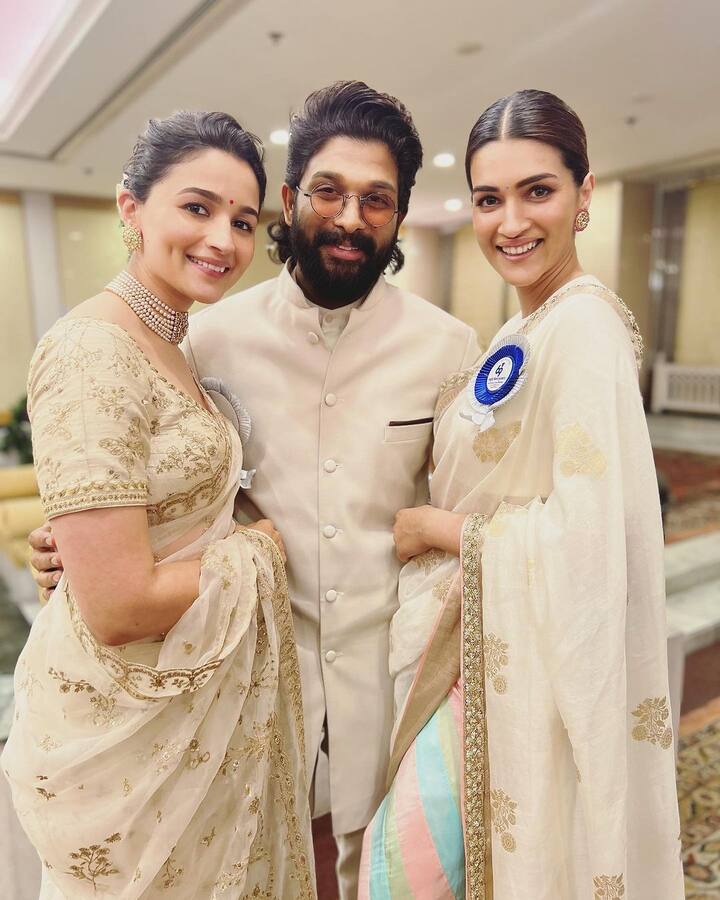 బాలీవుడ్ స్టార్ బ్యూటీస్ ఆలియా భట్, కృతి సనన్ తో అల్లు అర్జున్. Photo Credit: Allu Arjun/instagram