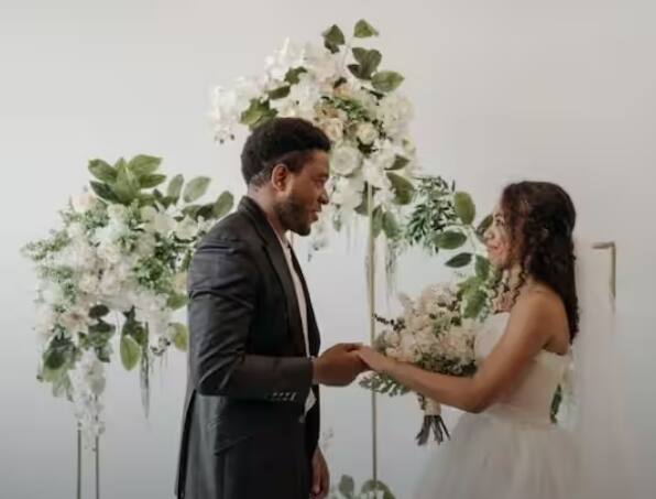 ਯਹੂਦੀ ਧਰਮ ਵਿੱਚ ਵਿਆਹ ਤੋਂ ਪਹਿਲਾਂ ਇੱਕ ਦੂਜੇ ਨੂੰ ਮਿਲਣ ਦੀ ਪਰੰਪਰਾ ਹੈ, ਜਿਸ ਨੂੰ ਯੋਮ ਕਿੱਪੁਰ ਵਿਦੁਈ ਕਿਹਾ ਜਾਂਦਾ ਹੈ। ਇਸ ਧਰਮ ਵਿੱਚ ਵਿਆਹ ਕਰਵਾਉਣ ਵਾਲੇ ਜੋੜੇ ਨੂੰ 4 ਤੋਂ 7 ਚੱਕਰ ਲਾਉਣੇ ਹੁੰਦੇ ਹਨ।