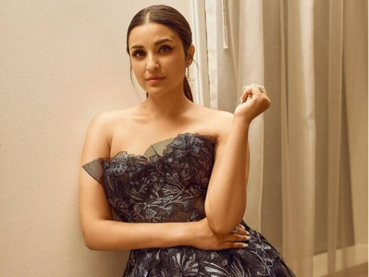 Parineeti Chopra Kissa: एक्ट्रेस परिणीति चोपड़ा अपने भाई और पेरेंट्स के काफी करीब हैं. लेकिन क्या आप जानते हैं कि उनकी लाइफ में एक ऐसा वक्त आया था. जब वो उनसे नफरत करने लगी थीं. जानिए क्या है वजह...