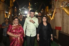 Sourav-Dona Ganguly: পাড়ার পুজোর উদ্বোধনে সস্ত্রীক সৌরভ, উপহার দিলেন চারাগাছ