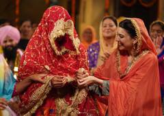 Nimrat Khaira: ਨਿਮਰਤ ਖਹਿਰਾ ਨੇ ਸੁਹਾਗਣ ਬਣ ਲੁੱਟੀ ਮਹਿਫ਼ਲ, ਫੈਨਜ਼ ਨੇ ਤਾਰੀਫ਼ 'ਚ ਕੀਤੇ ਇਹ ਕਮੈਂਟਸ