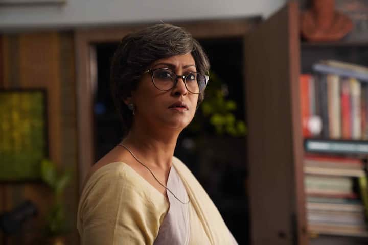 মোহর ভট্টাচার্য্যের চরিত্রে ফের একবার ইন্দ্রাণী প্রমাণ করতে তৈরি, তিনি লম্বা দৌড়ের ঘোড়া। মুক্তি পেল ওয়েব সিরিজ ছোটলোক (Chotolok)-এর ট্রেলার।