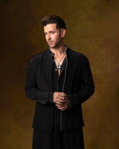 Fighter : 'फायटर' या सिनेमाचं नवं पोस्टर प्रेक्षकांच्या भेटीला...