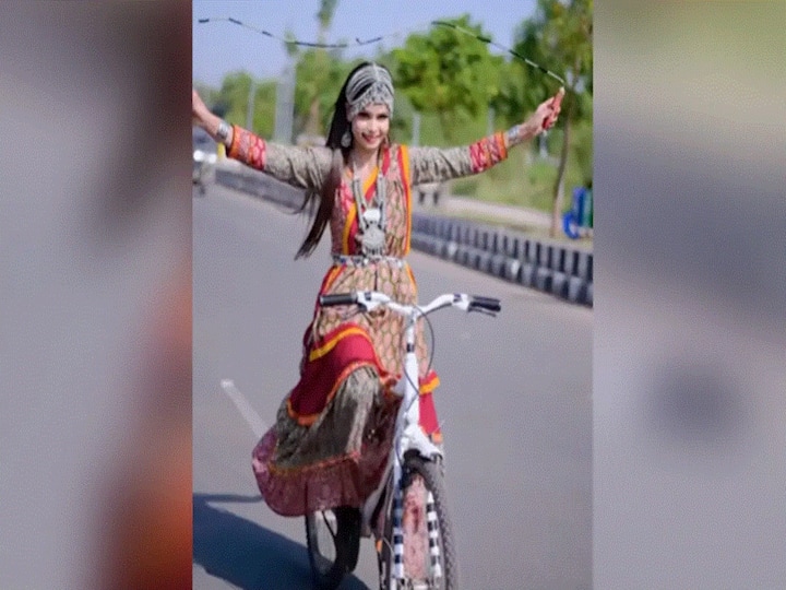 Video Of A Woman Skipping Rope While Riding A Bicycle Goes Viral Leaves Internet Divided Video Of A Woman Skipping Rope While Riding A Bicycle Goes Viral, Leaves Internet Divided