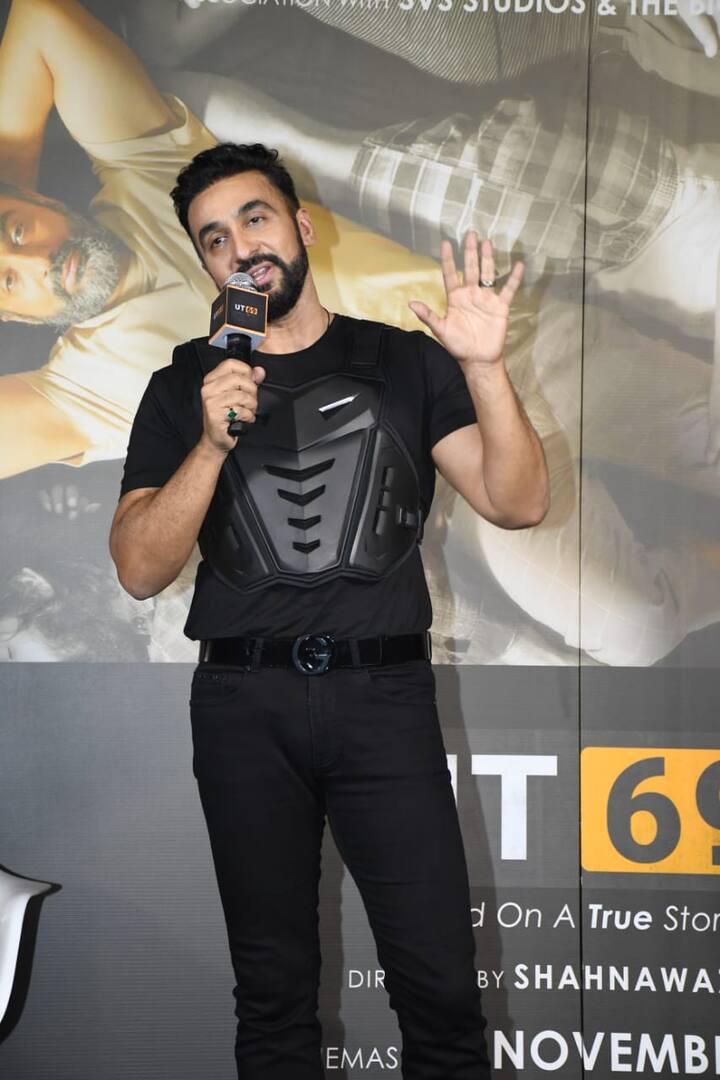 राज हा आर्थर रोड जेलमध्ये जातो. आर्थर रोड जेलमध्ये राज कुंद्राला कोण-कोणते अनुभव येतात. या सर्व गोष्टी UT 69 या चित्रपटाच्या ट्रेलरमध्ये दाखवण्यात आल्या आहेत. (Photo Credit : Manav Manglani)