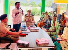 उन्नाव में चौपाल लगाकर महिलाओं को दिए सेल्फ डिफेंस के टिप्स, बच्चियों को सिखाए गए कराटे