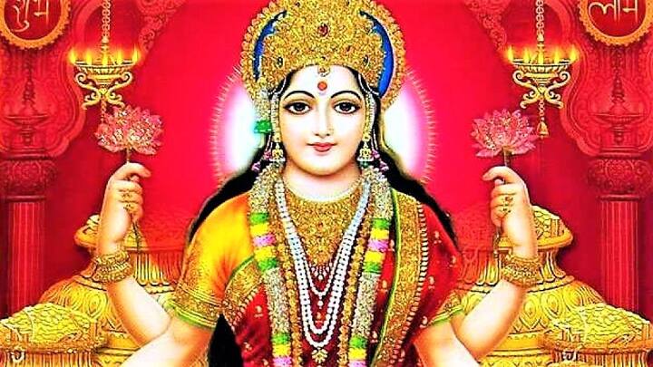 હાલ મા આદ્યશક્તિનું પાવન પર્વમાં શારદિય નવરાત્રિ ચાલ રહી છે. શક્તિની આરાધના આ પર્વમાં મહાલક્ષ્મીને પસન્ન કરવાનો પણ શુભ સમય છે.