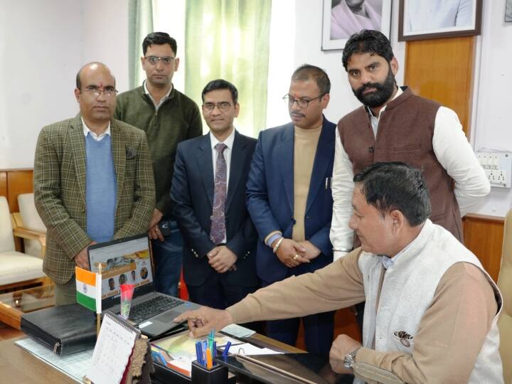 HPMC ने अब तक की 32454 मीट्रिक टन सेब की खरीद, आपदा के बावजूद मंडियों तक पहुंची 1.75 करोड़ पेटियां HPMC purchased 32454 metric tons of apples despite disaster HPMC ने अब तक की 32454 मीट्रिक टन सेब की खरीद, आपदा के बावजूद मंडियों तक पहुंची 1.75 करोड़ पेटियां