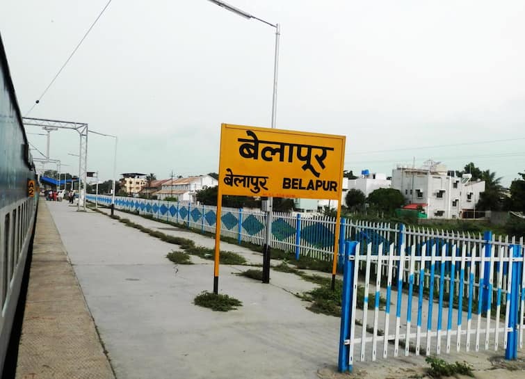 Ahmednagar Latest News Notice to locals to vacate houses for expansion of railway line in Srirampur city maharashtra news Ahmednagar : 100 वर्षापासून वास्तव्य, आता सांगा दादा आम्ही कुठं जायचं, श्रीरामपूरमध्ये रेल्वे मार्ग विस्तारीकरणासाठी स्थानिकांना नोटिसा 