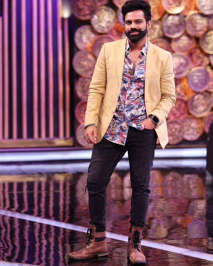 Sreerama Chandra: Indian Idol 5 winner Sreerama Chandra is also expected to be one of the contestants of Jhalak Dikhhla Jaa this season. (Image: Instagram/@sreeramachandra5)