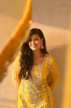 Shweta Tiwari: ਦੁਰਗਾ ਪੰਚਮੀ 'ਤੇ ਸ਼ਵੇਤਾ ਤਿਵਾਰੀ ਨੇ ਪੀਲੇ ਸੂਟ 'ਚ ਮਚਾਈ ਤਬਾਹੀ, ਲਗੀ ਬੇੱਹਦ ਖੂਬਸੂਰਤ