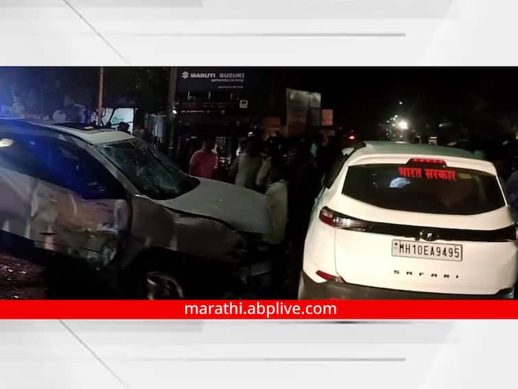 Kolhapur Police Mahaveer Chowk Accident one dead Four injured Maharashtra News कोल्हापूरच्या महावीर कॉलेज चौकात भीषण अपघात; भरधाव वाहनाची दोन कार आणि चार दुचाकींना धडक, एकाचा मृत्यू