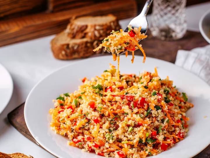 Navratri 2023: नवरात्रि में खूब खा रहे हैं साबूदाना तो ऐसे करें पता असली है या नकली