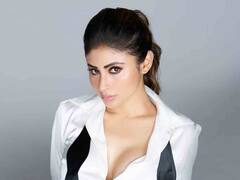 Mouni Roy Photos: సోషల్ మీడియాకు ఒక్కరోజు కూడా బ్రేక్ తీసుకోని బ్యూటీ