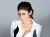 Mouni Roy Photos: సోషల్ మీడియాకు ఒక్కరోజు కూడా బ్రేక్ తీసుకోని బ్యూటీ