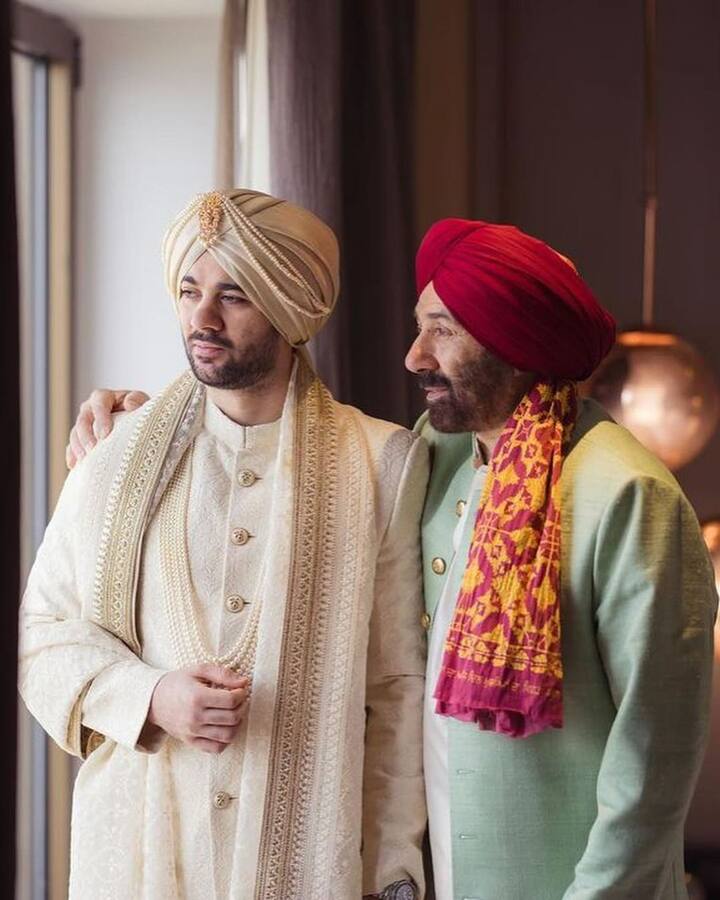 भाई बहन के अलावा सनी देओल को उनके बेटों ने भी जन्मदिन की बधाई है. करण देओल और राजवीर देओल ने अपने इंस्टाग्राम पर पापा के साथ फोटो शेयर करते हुए उन्हें विश किया है.