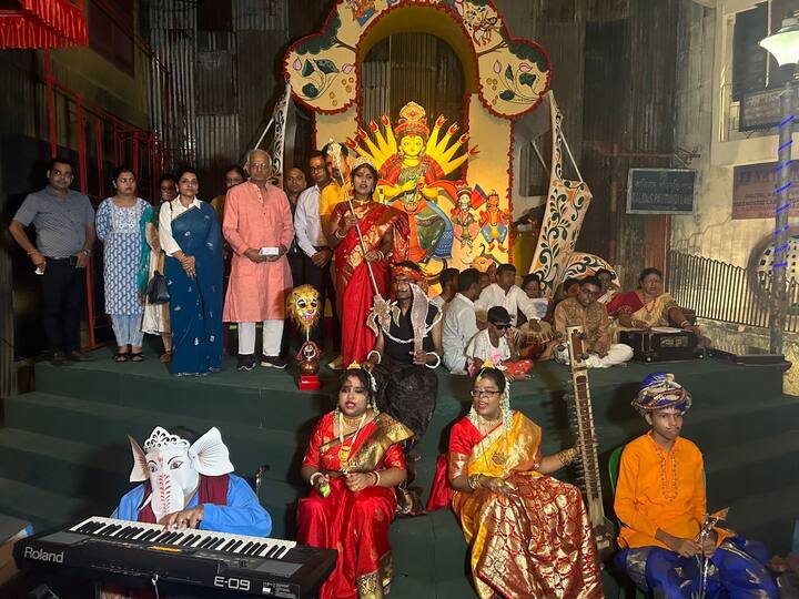 An Education & Cultural Centre for the Blind & other Differently Abled in collaboration with Forum for Durgotsab, Saini International School, Mamta Sumit Binani Foundation, Rotary Club of Calcutta Old City have come up with organizing awards for Puja committees who are taking an endeavor to make their Pandals friendly for Senior Citizens and the Disabled where 300 Durga Puja Committees would be participating for the same. They have also showcased Onno Durga concept as an awareness campaign at Hazra Park Durgotsab, Kolkata. (Image Source: PR Handout)