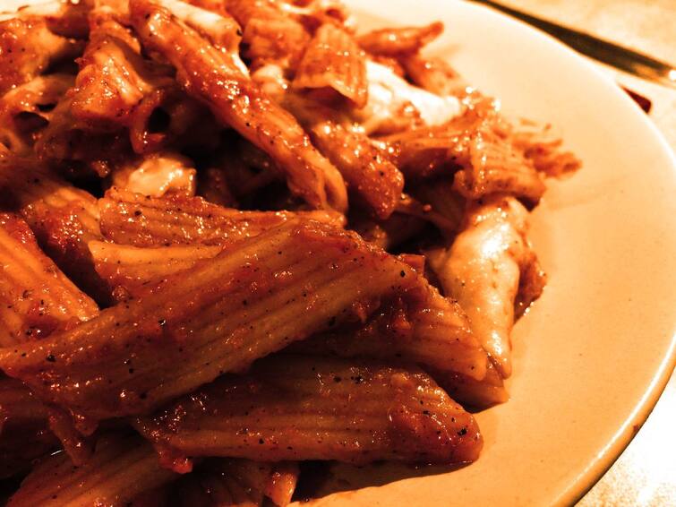 Italian Food Pasta Easy delicious Chilli Paneer Pasta make it at home Chilli Paneer Pasta: கார சாரமா லியோ பார்ட்டி போடுறீங்களா? சுவையான சில்லி பனீர் பாஸ்தா ரெசிபி இதோ!