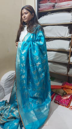 IN Pics: विश्व कप जीतने पर टीम इंडिया के खिलाड़ियों की पत्नियों को मिलेगी बनारसी साड़ी, देखें तस्वीर