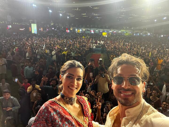 The duo talked about their film, had an interaction session with the fans there, and also clicked a selfie. (Image: PR Handout)