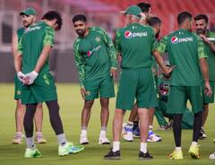 पाकिस्तानी टीम की चिंता बुखार और चोट ने बढ़ाई, ऑस्ट्रेलिया के खिलाफ मैच से पहले बढ़ी दिक्कत