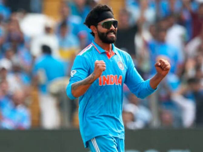 Watch: Ravindra Jadeja wins fielder of the match medal, award