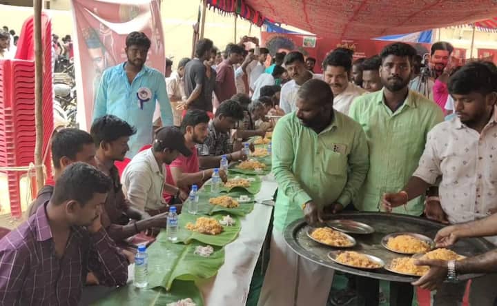 They also distributed briyani free of cost for those who watched the movie (Credit: ABP Nadu)