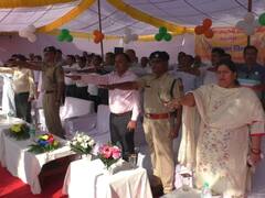 कलेक्टर ने जसवंत प्रदर्शनी और पशु मेले का किया शुभारंभ, लोगों को दिलाई मतदान करने की शपथ