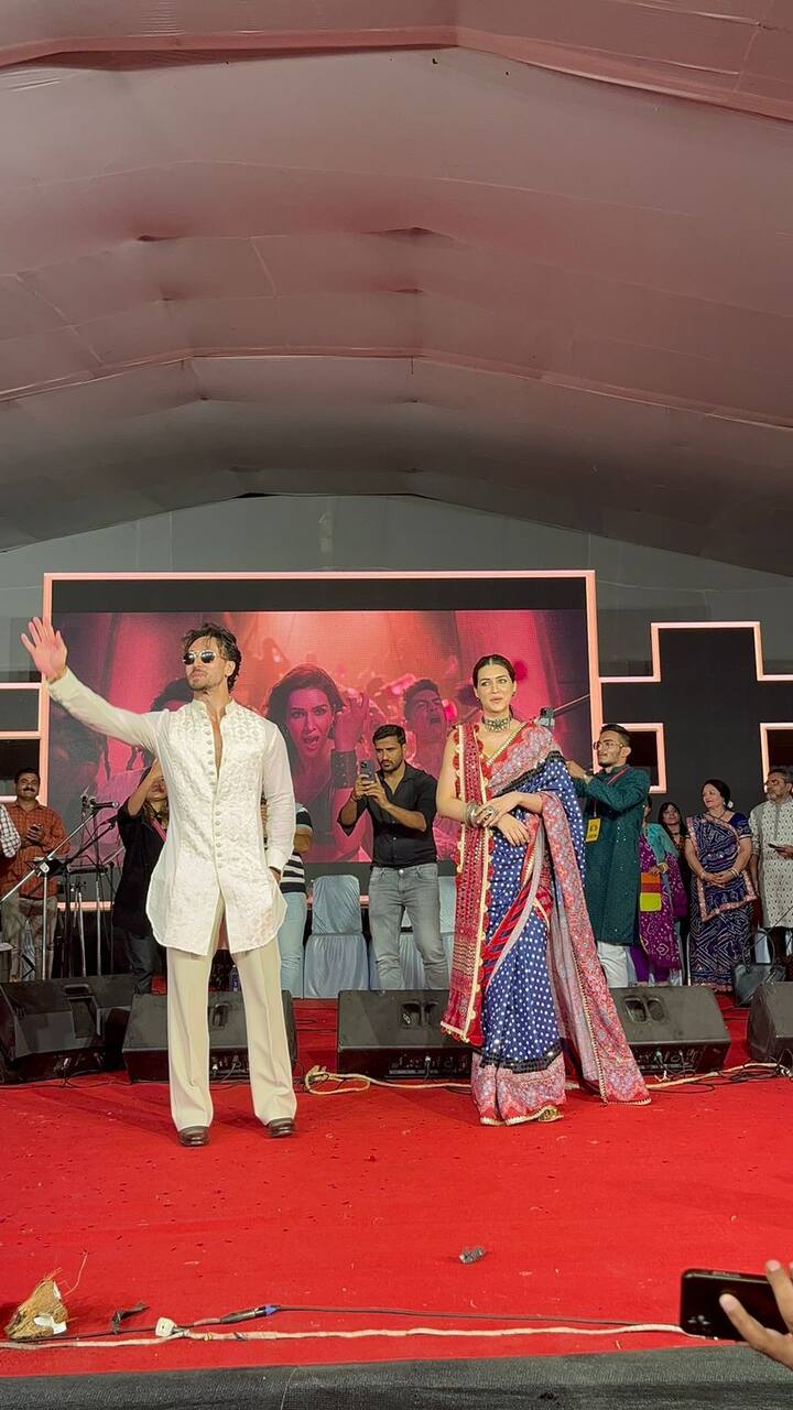 Both Tiger Shroff and Kriti Sanon looked absolutely pleasant in traditional attire. (Image: PR Handout)
