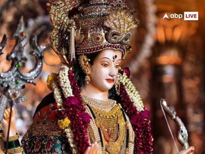 Maa Durga Aarti: 'जय अंबे गौरी मैय्या जय श्यामा गौरी तुम को निशिदिन ध्यावत हरि ब्रह्मा शिवरी..', नवरात्रि में जरुर करें मां दुर्गा की आरती