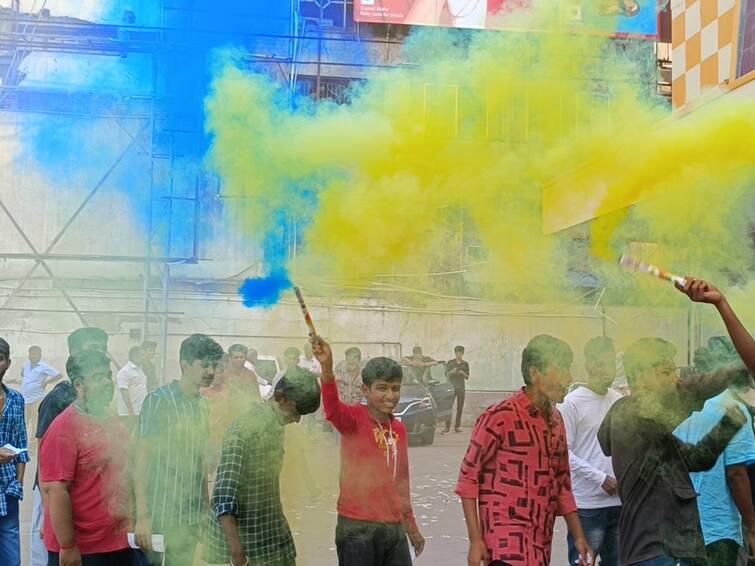Vijay fans are furious that he might have been born in Kerala instead of Tamil Nadu Leo : ’தமிழ்நாட்டிற்கு பதிலாக, கேரளாவில் பிறந்திருக்கலாம்’ - ஆவேசப்பட்ட விஜய் ரசிகர்கள்