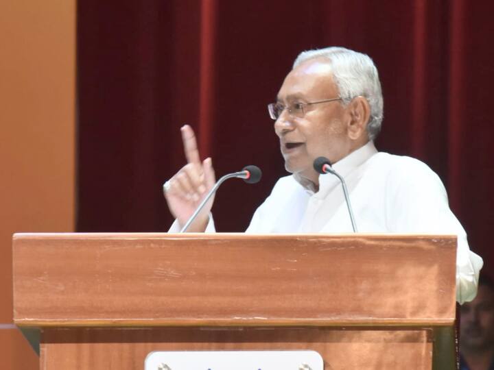 President Draupadi Murmu in Motihari discussion of Nitish Kumar joining NDA started ann Bihar Politics: क्या नीतीश कुमार NDA में जाने की कर रहे हैं तैयारी? राष्ट्रपति का आगमन संयोग या प्लान! समझिए